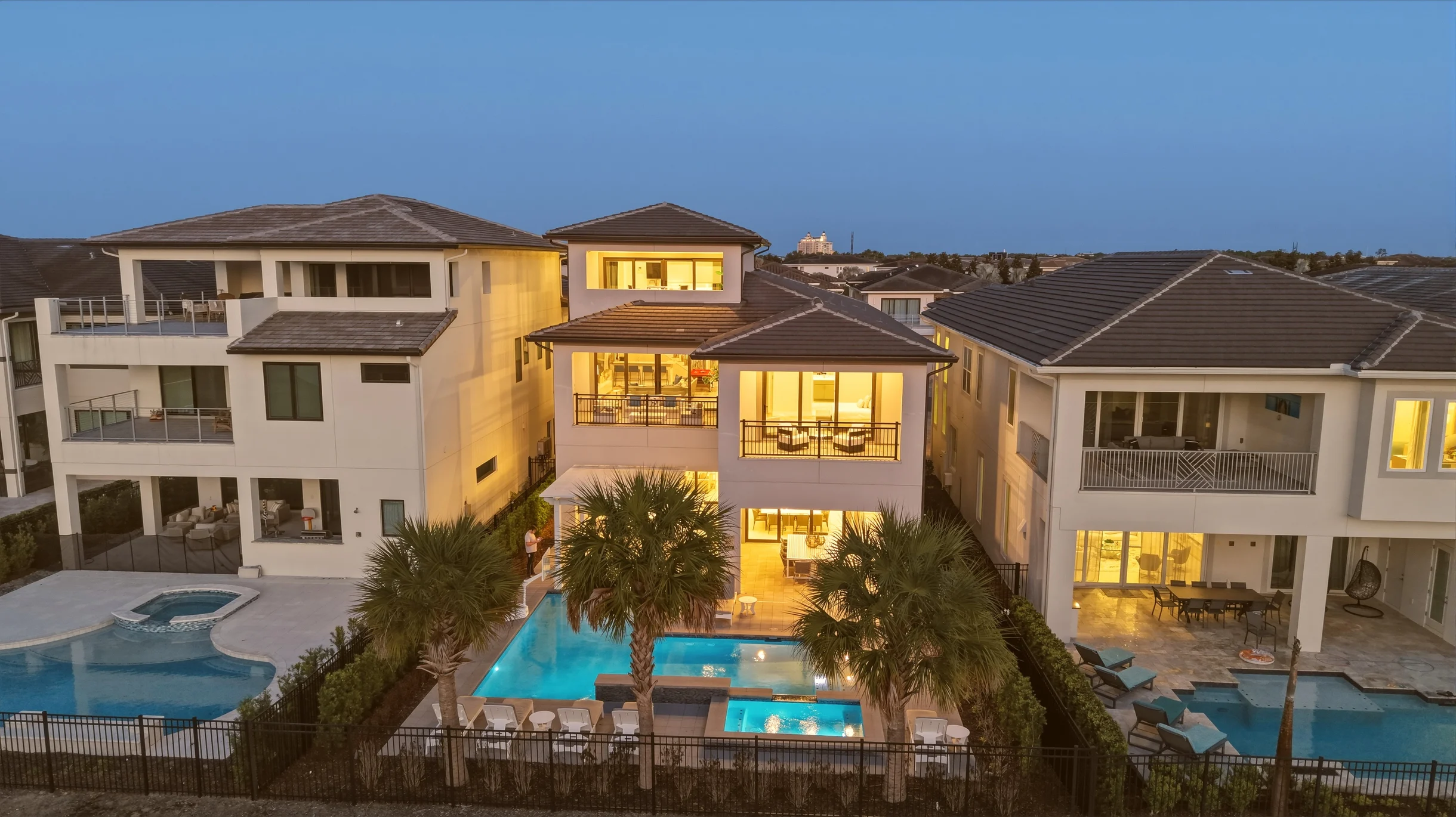 BD010E - The Magnificent Bear's Den Mansion #179