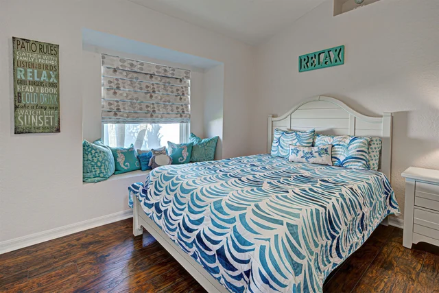 Bedroom 1 image 1