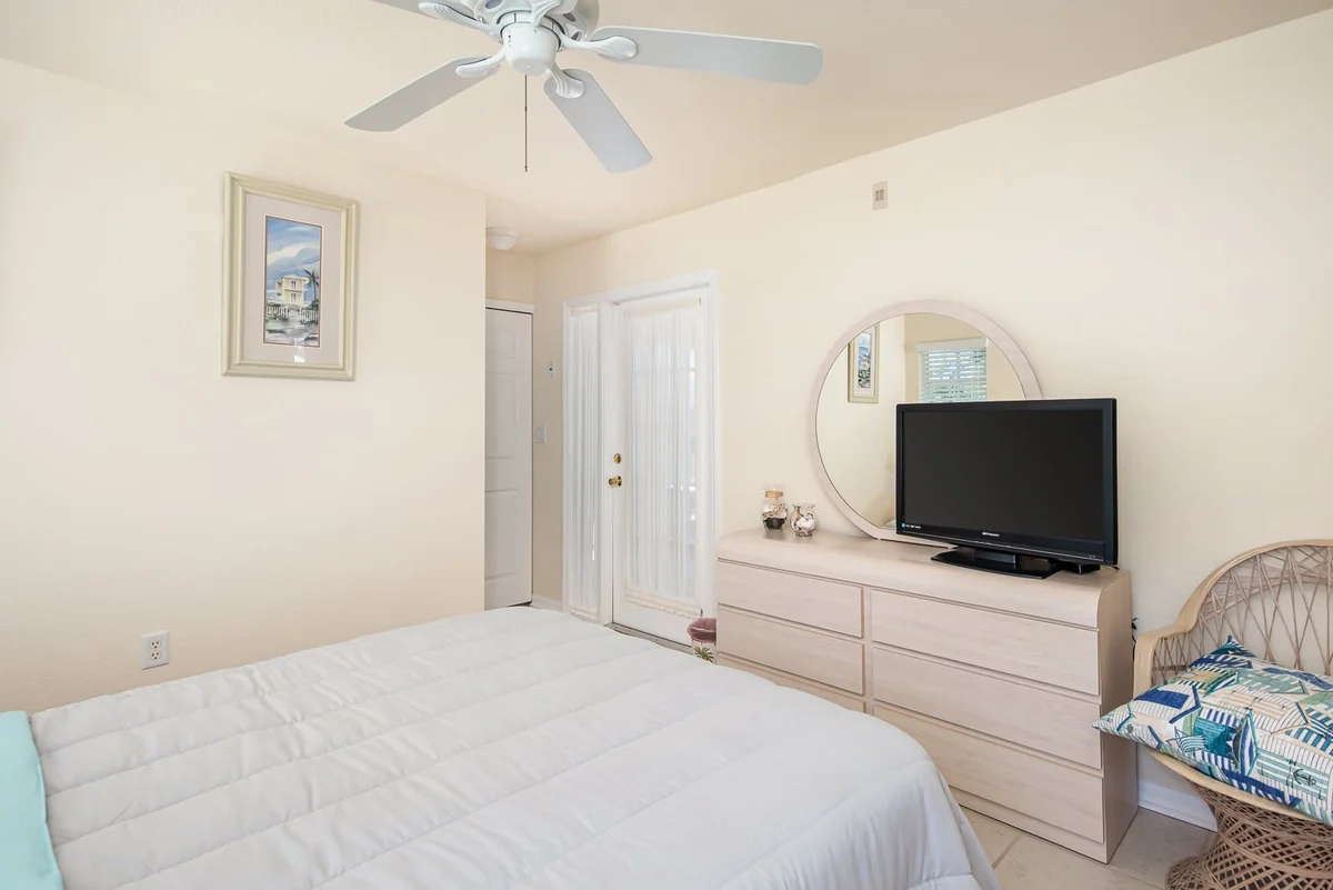Bedroom 3 image 1
