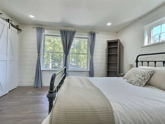 BEDROOM image 1
