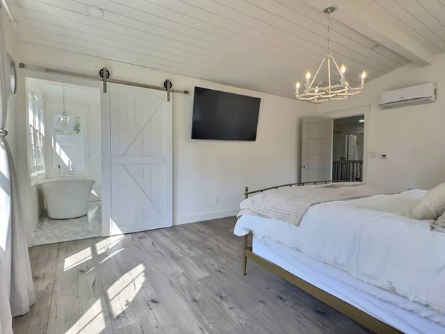 BEDROOM image 1