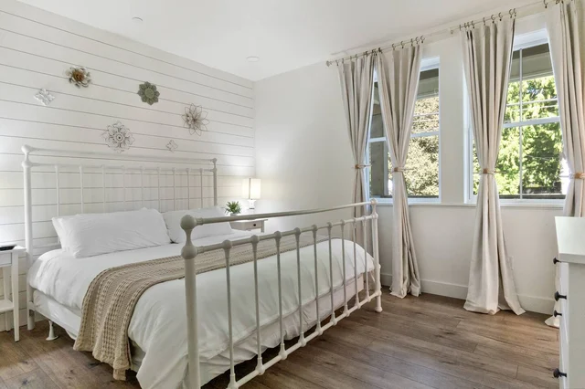 BEDROOM image 1