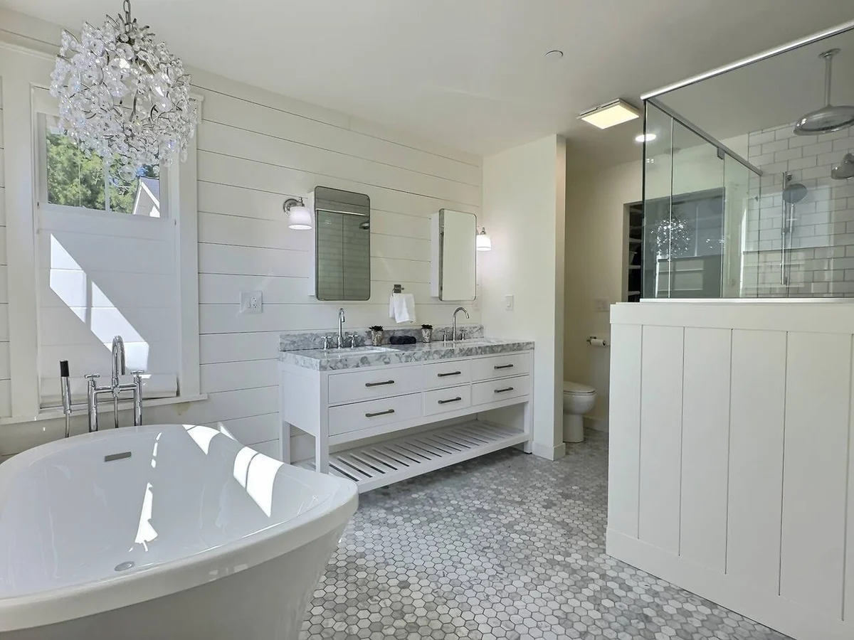 Home in Shoreline property photo 5