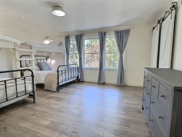 BEDROOM image 1