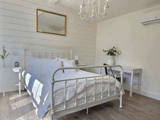 BEDROOM image 1