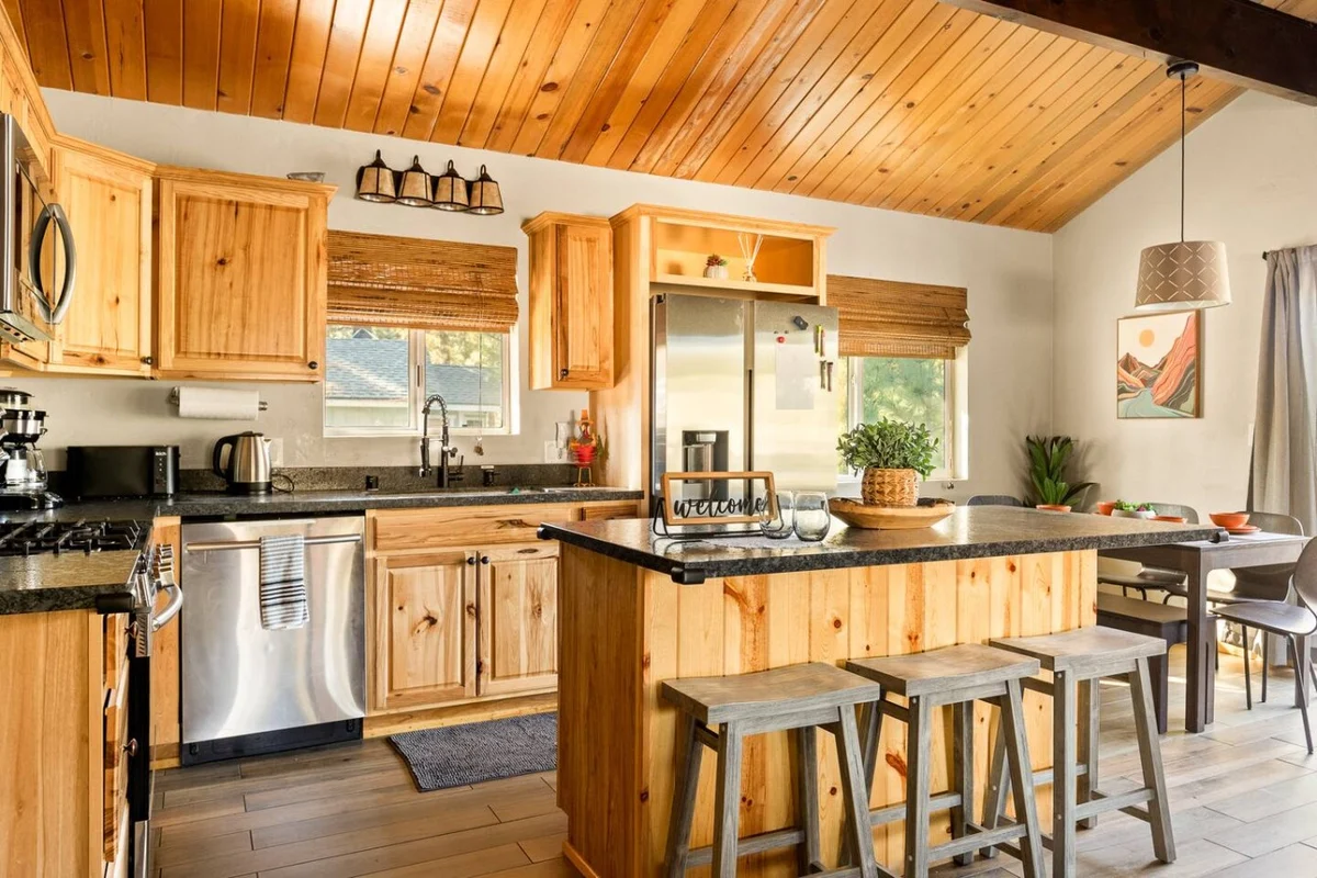 Four Seasons 4 BR Cabin, Views, Games & Hot Tub #47