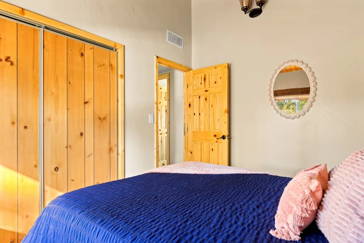 Four Seasons 4 BR Cabin, Views, Games & Hot Tub #60