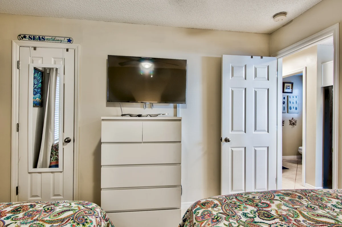Bedroom 2 image 1