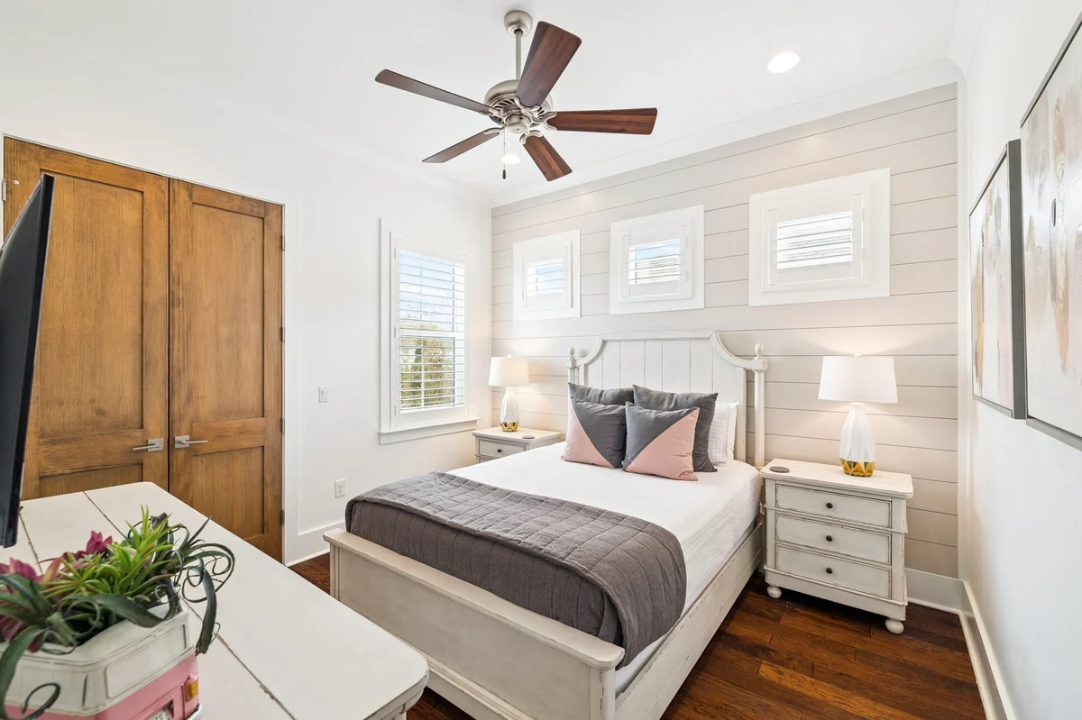 Bedroom 1 image 1