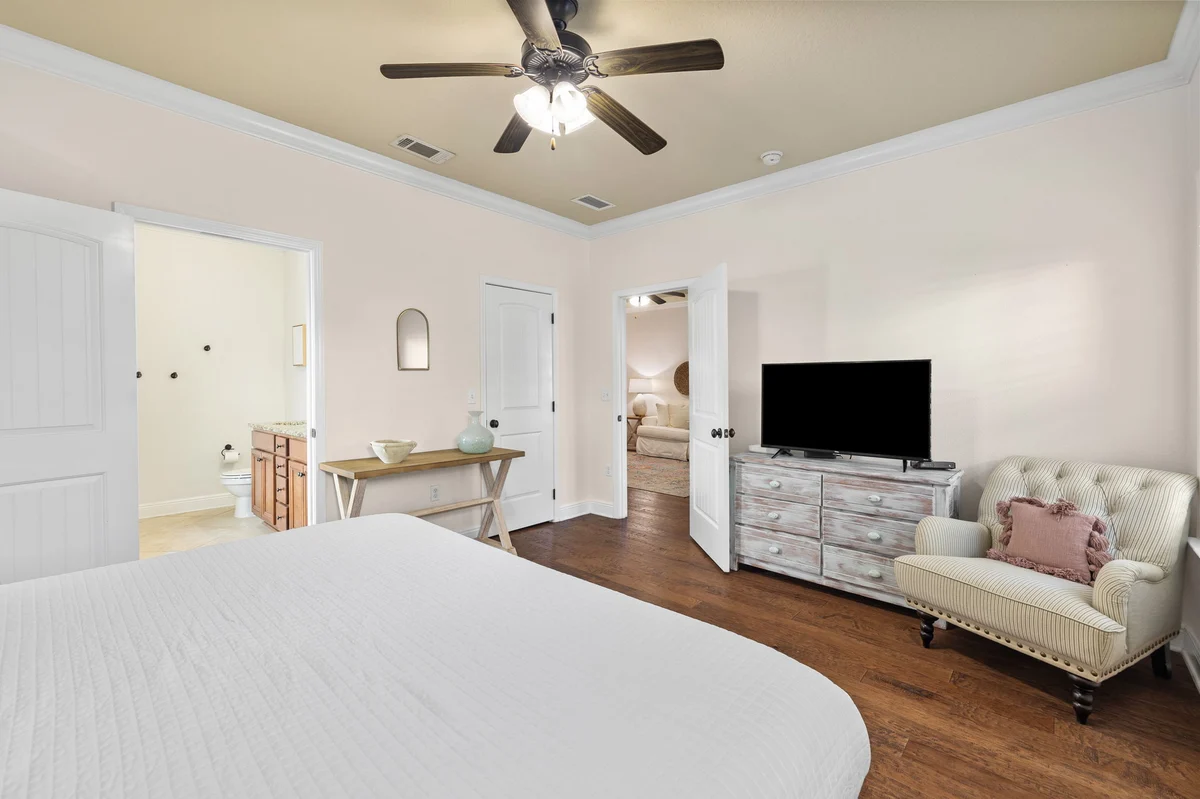 Bedroom 1 image 1