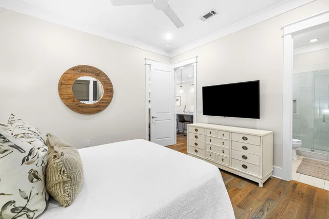 Bedroom 3 image 1