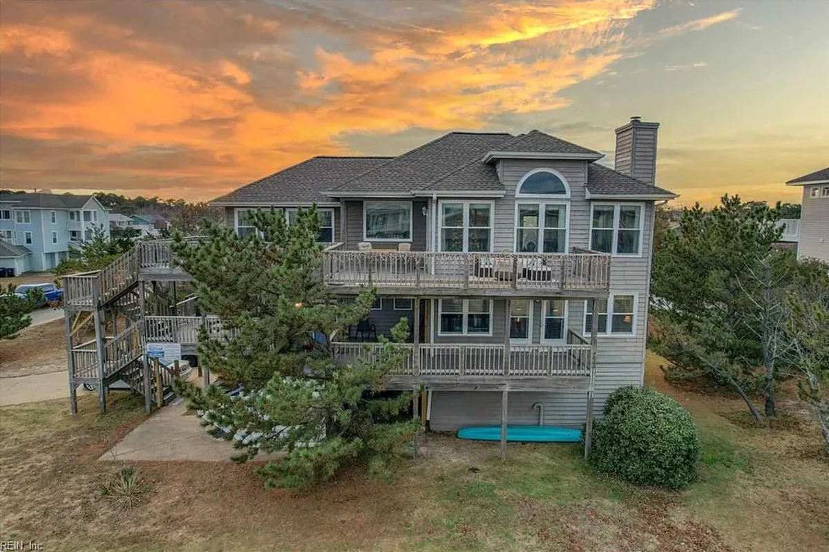 Home in Virginia Beach property photo 2
