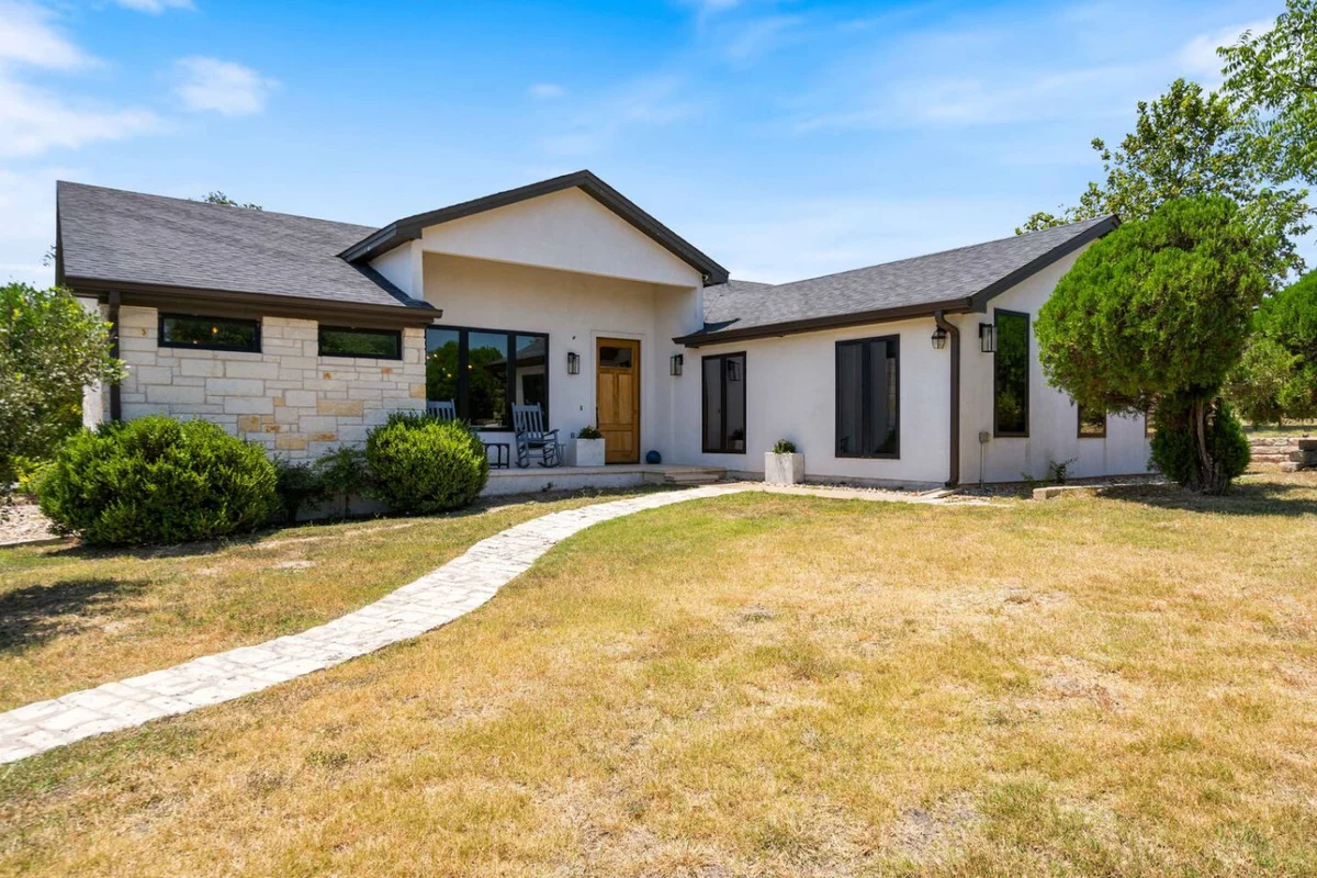 Home in Dripping Springs property photo 2