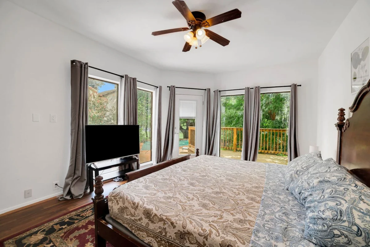 Bedroom 1 image 1
