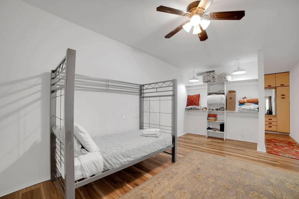 Bedroom 4 image 1
