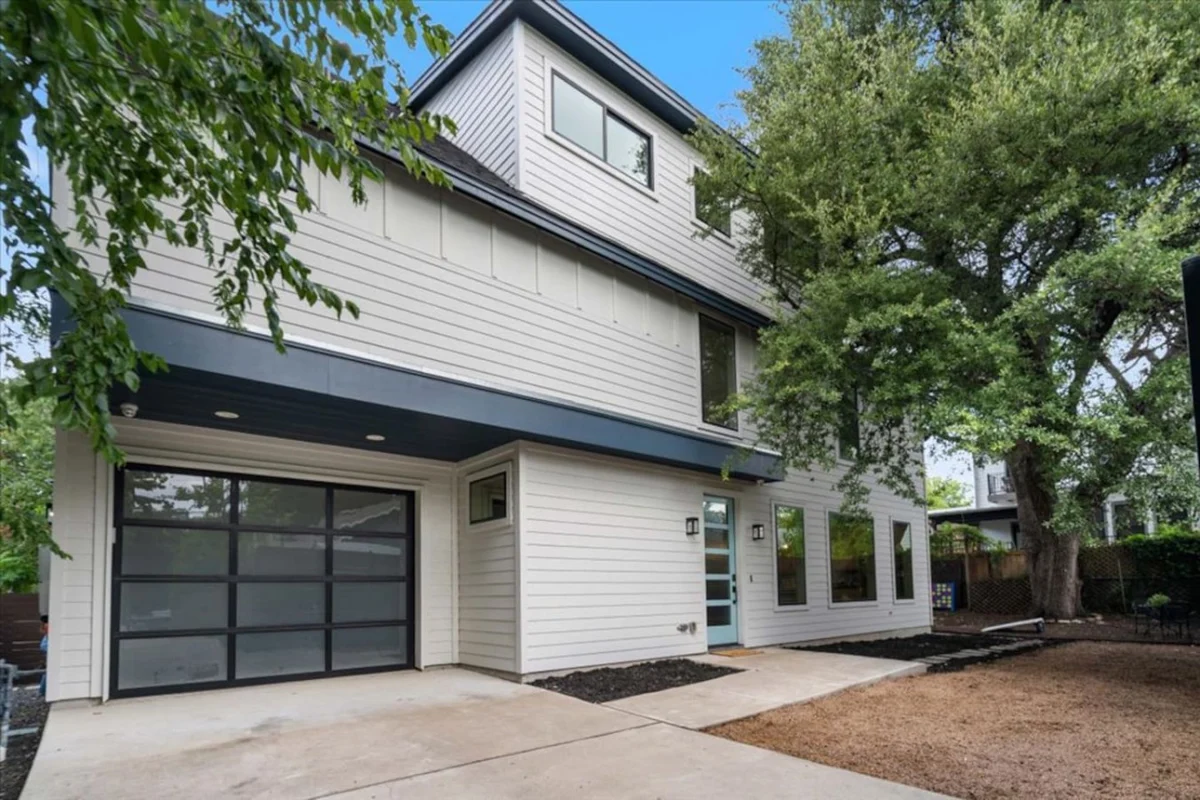 Home in Austin property photo 2