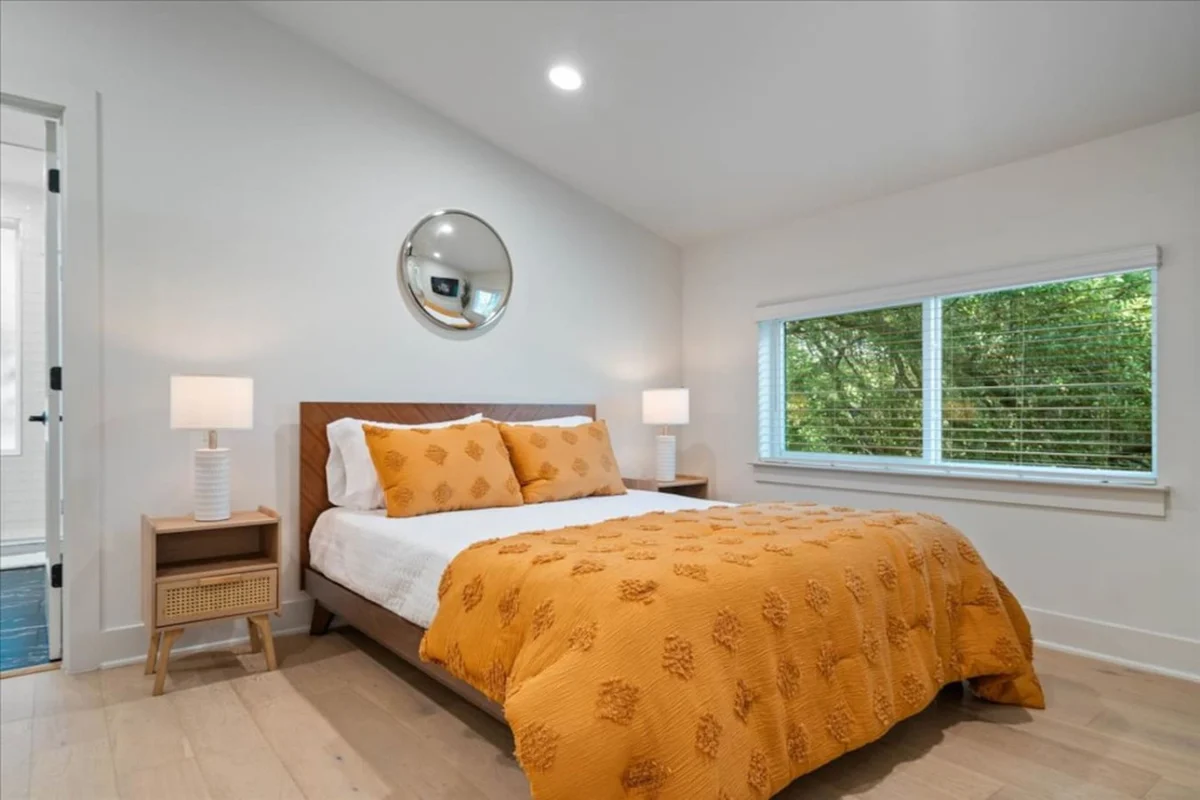Bedroom 3 image 1
