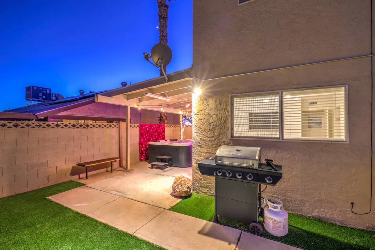 Oasis near STRIP-Lap Pool, Spa, Sauna, Poker, Deck #87