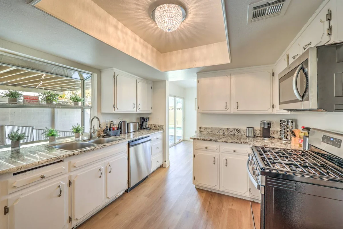 Oasis near STRIP-Lap Pool, Spa, Sauna, Poker, Deck #61