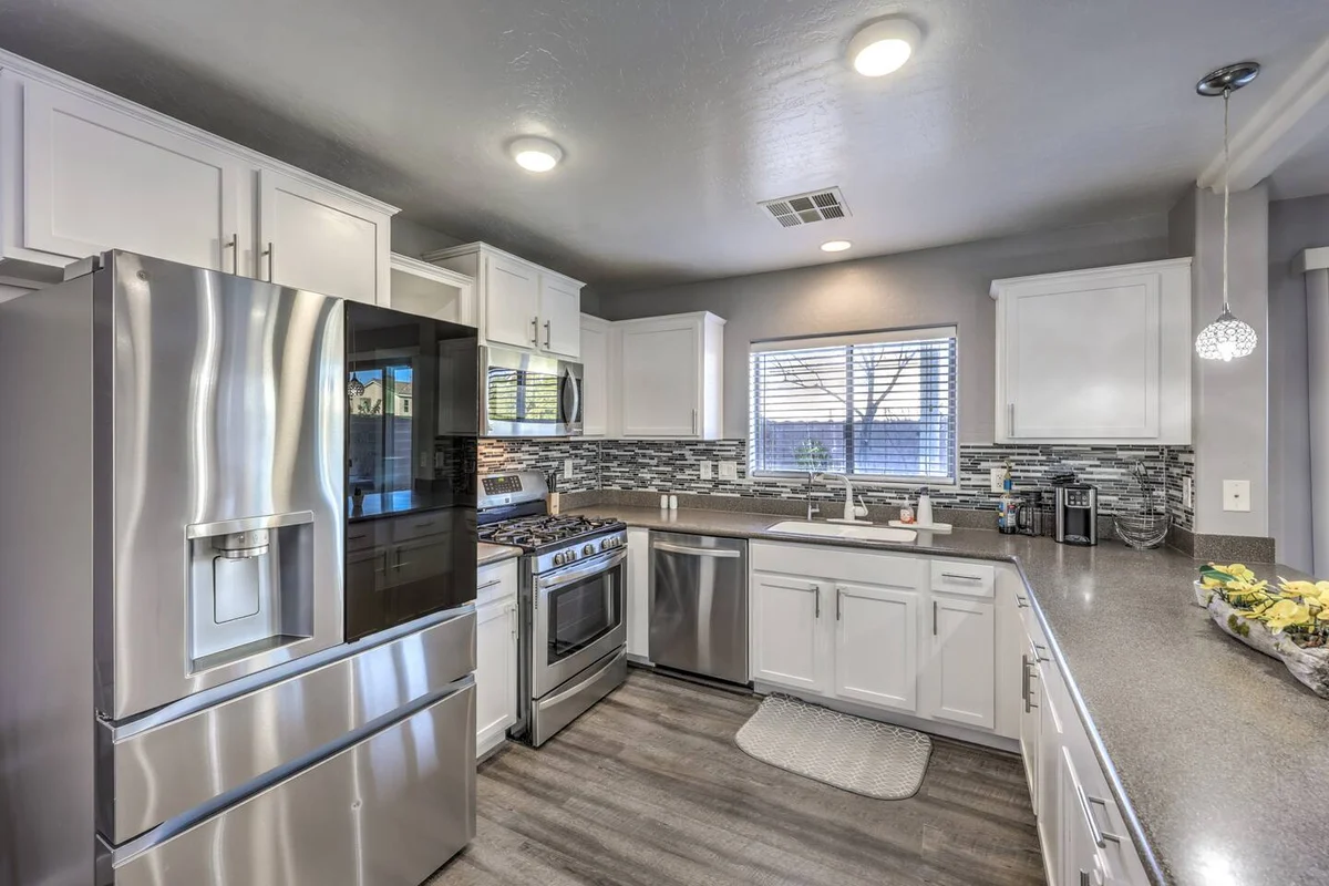 Modern 5BR Home Near Vegas Strip & Airport #43