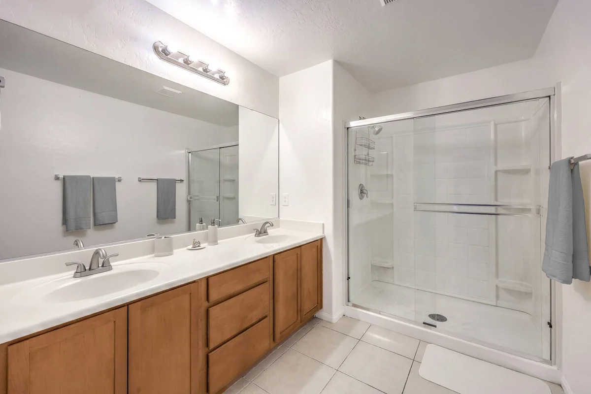 Modern 5BR Home Near Vegas Strip & Airport #32