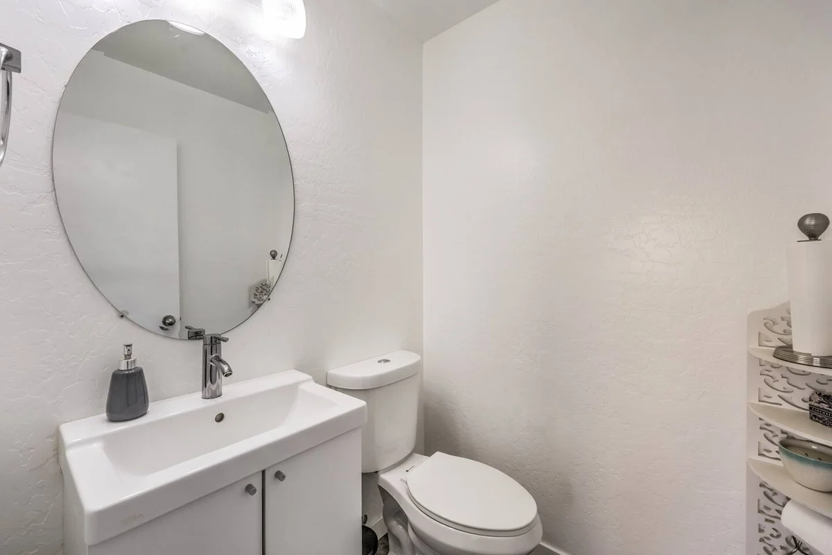 Modern 5BR Home Near Vegas Strip & Airport #23