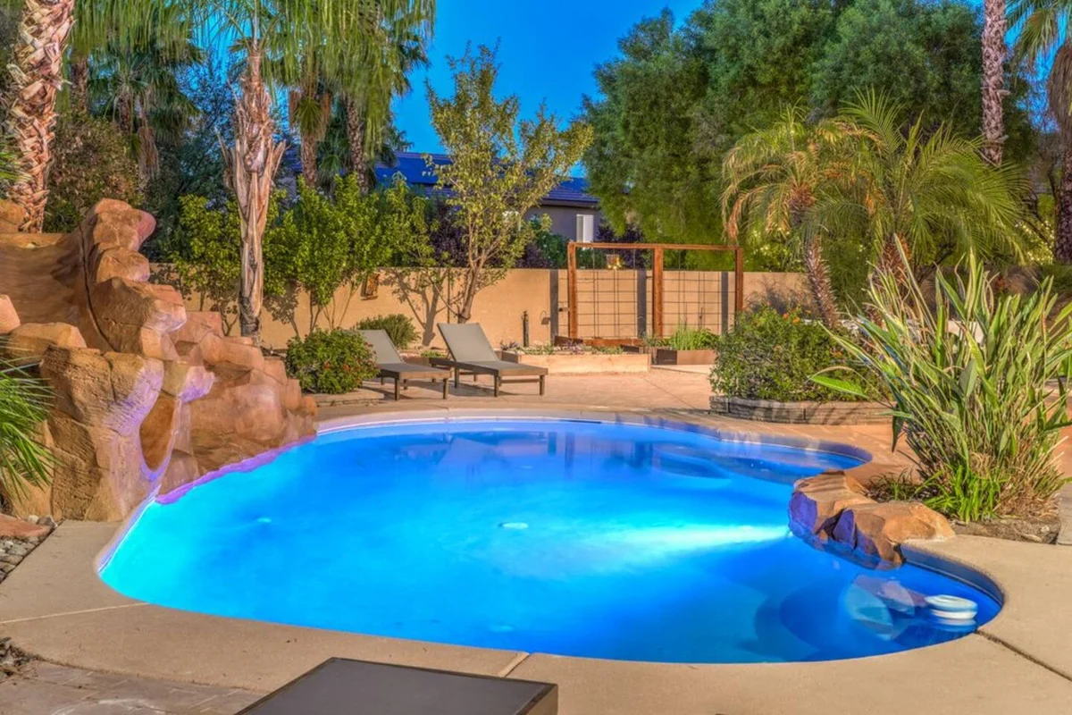 Lux Pool Villa in Green Valley Ranch with Jacuzzi #54