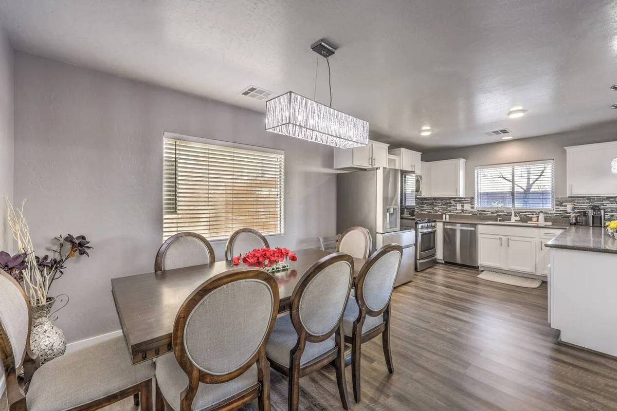 Modern 5BR Home Near Vegas Strip & Airport #7