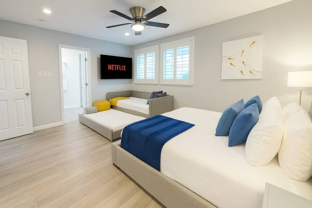 BEDROOM image 1
