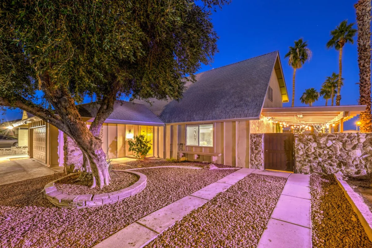 Oasis near STRIP-Lap Pool, Spa, Sauna, Poker, Deck #93