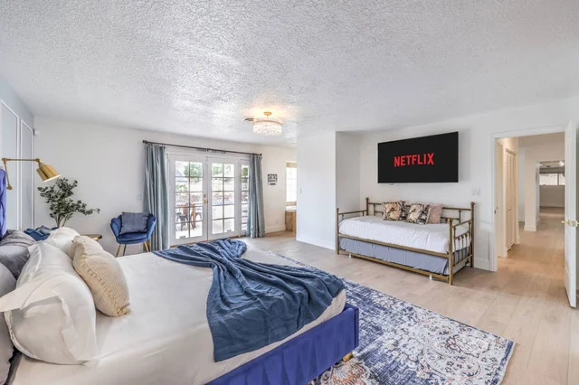 BEDROOM image 1
