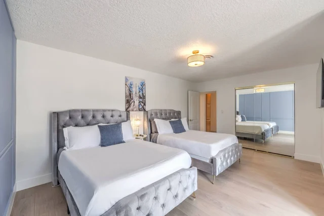 BEDROOM image 1