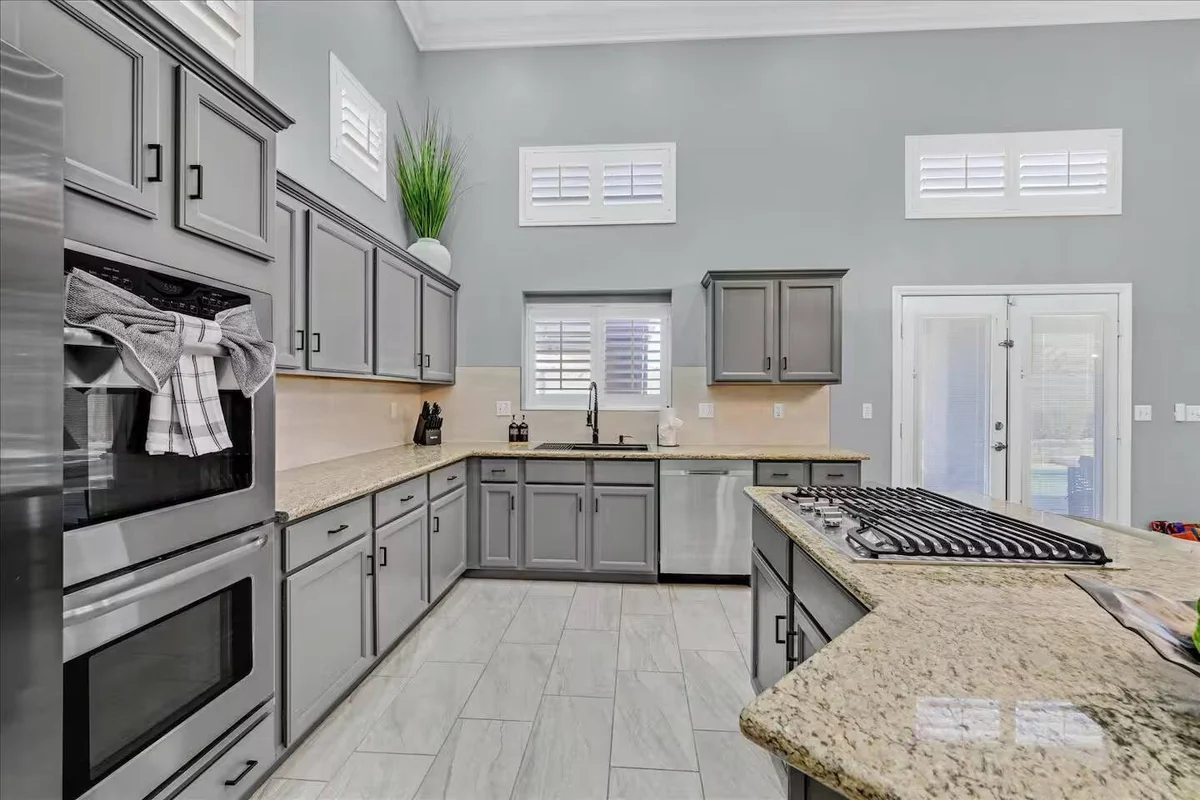 Home in Las Vegas property photo 4