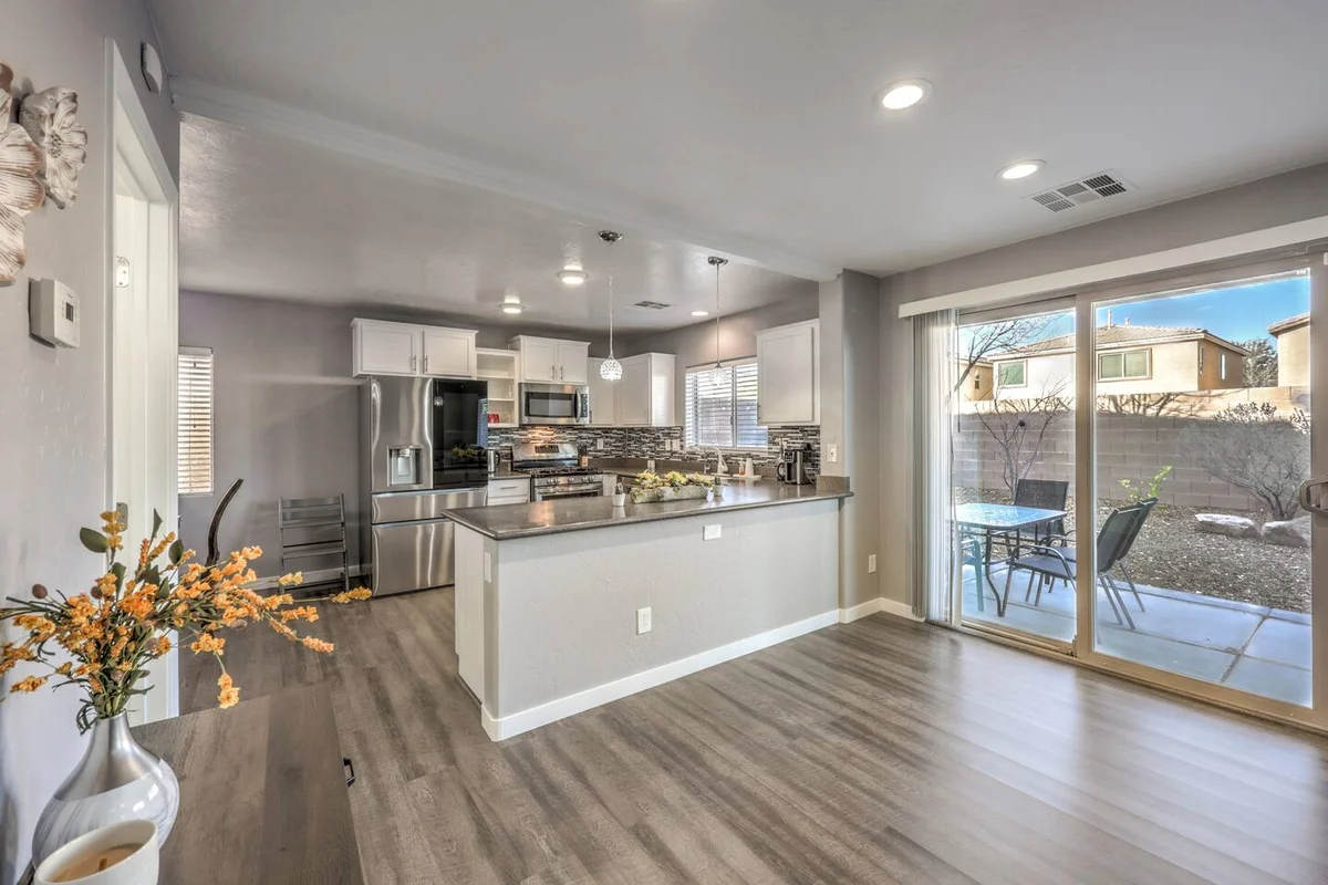 Modern 5BR Home Near Vegas Strip & Airport #42