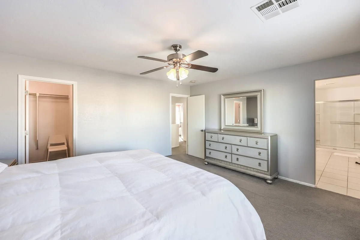 Modern 5BR Home Near Vegas Strip & Airport #13