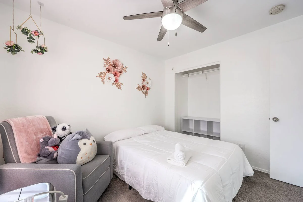 Modern 5BR Home Near Vegas Strip & Airport #10