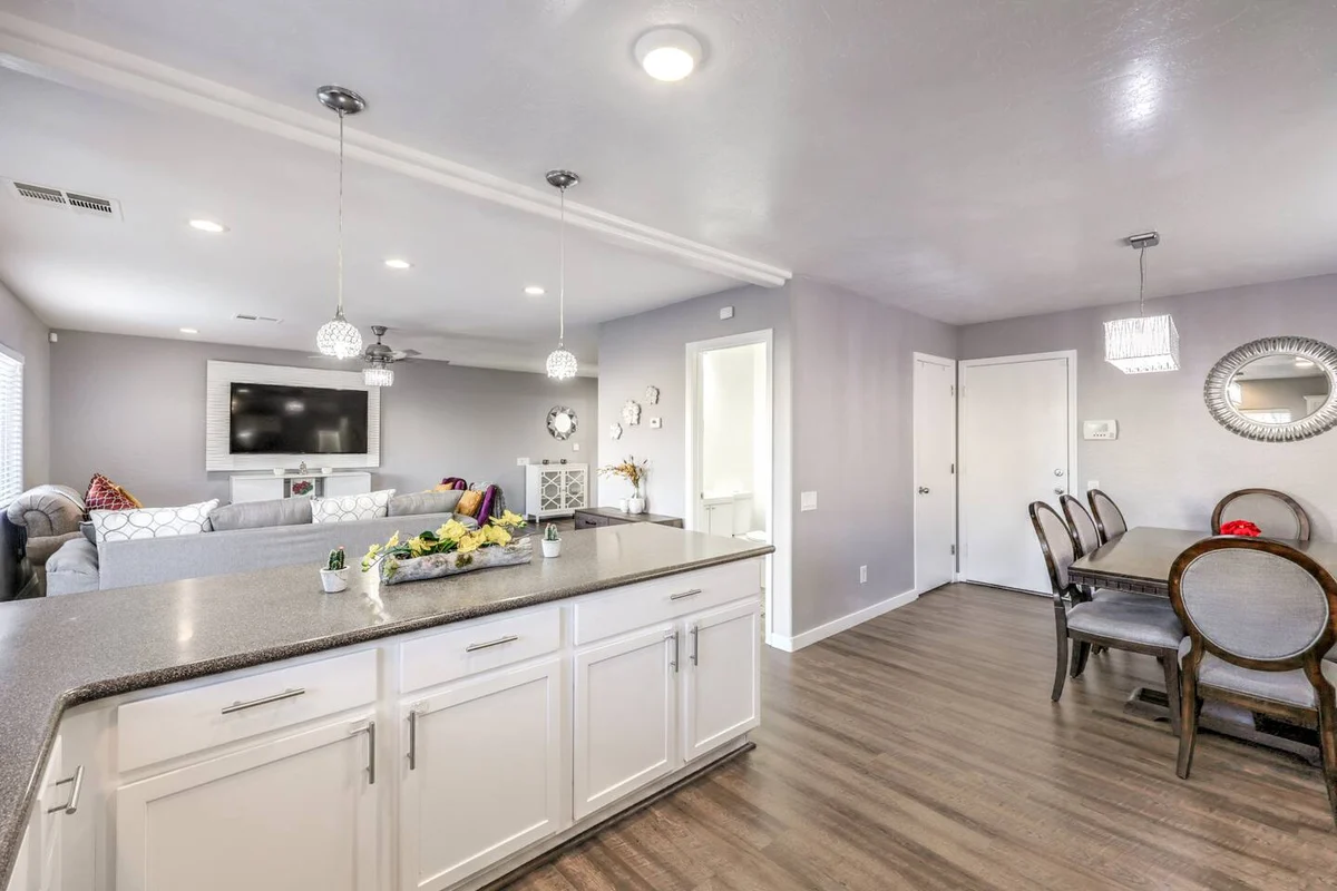 Modern 5BR Home Near Vegas Strip & Airport #4