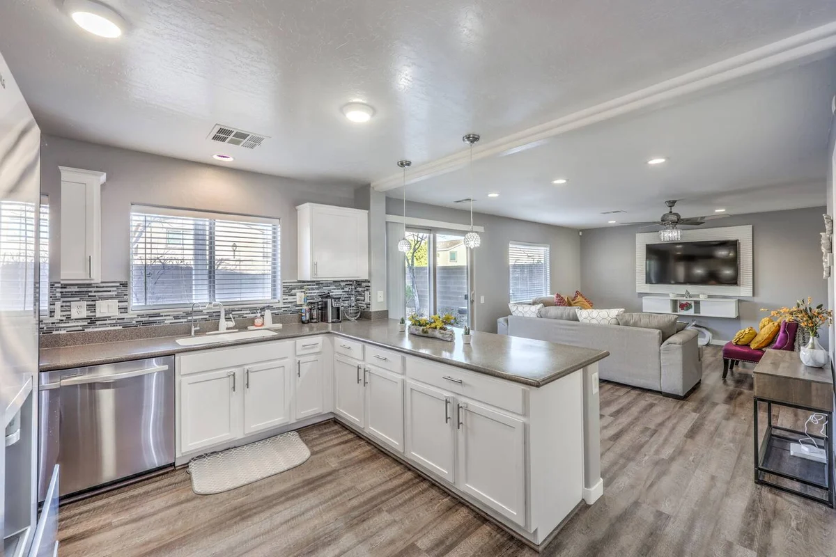 Modern 5BR Home Near Vegas Strip & Airport #40