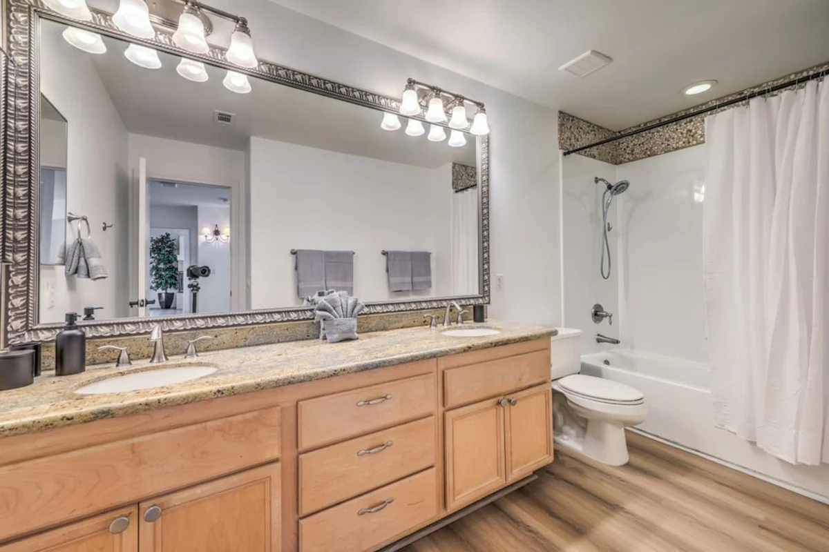 Lux Pool Villa in Green Valley Ranch with Jacuzzi #81