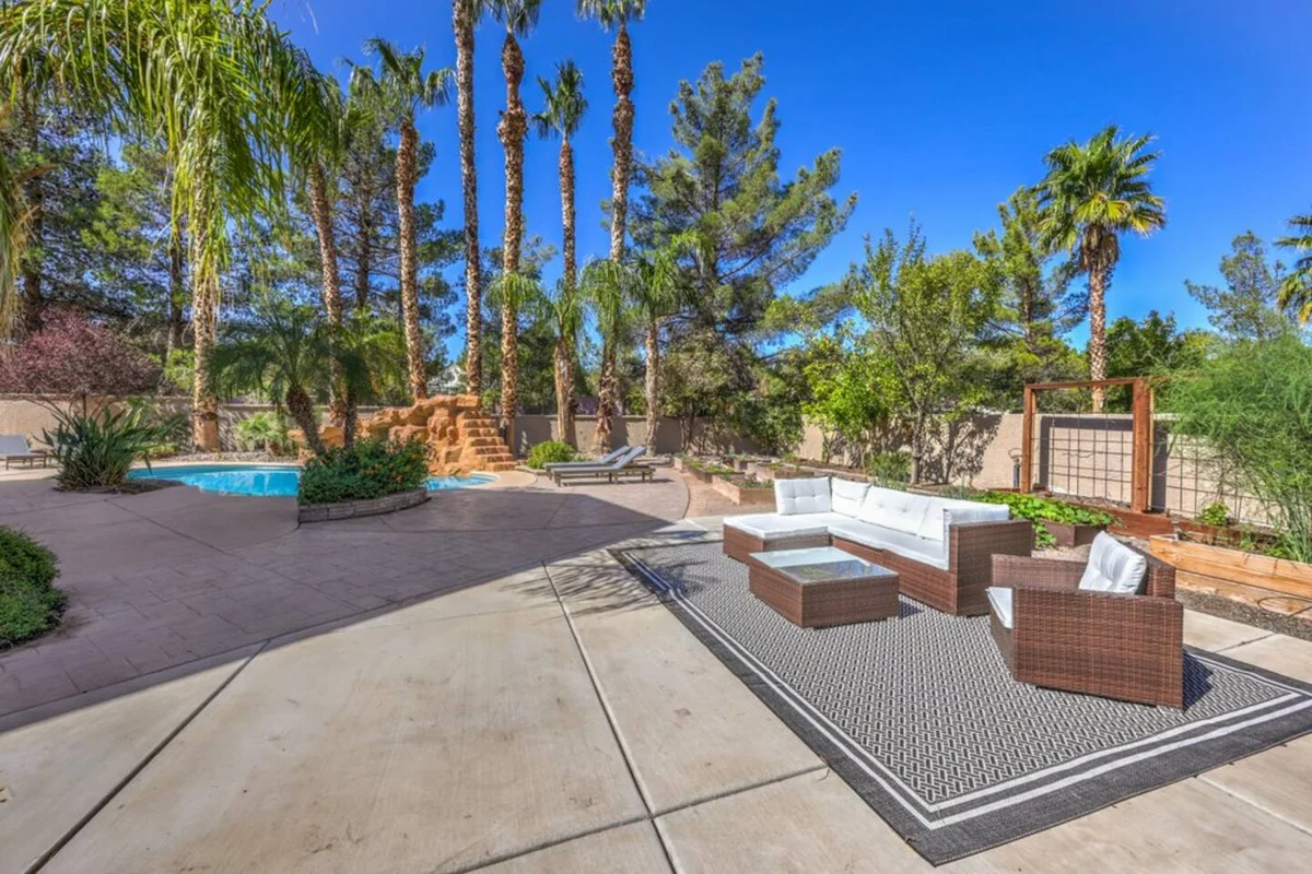 Lux Pool Villa in Green Valley Ranch with Jacuzzi #58