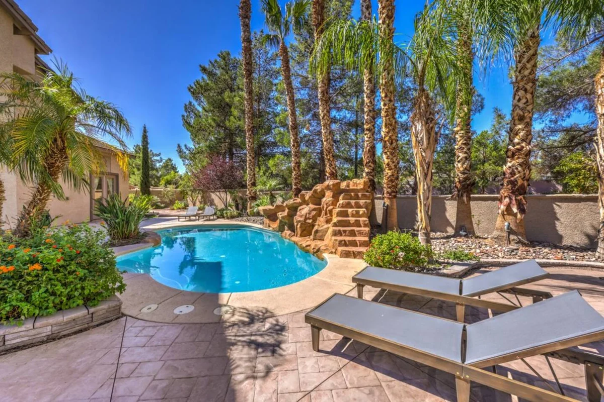 Lux Pool Villa in Green Valley Ranch with Jacuzzi #53