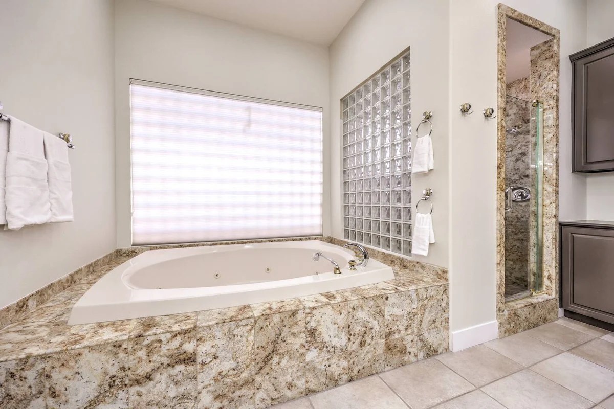 5000sf Renovated Luxury Villa near Summerlin #15