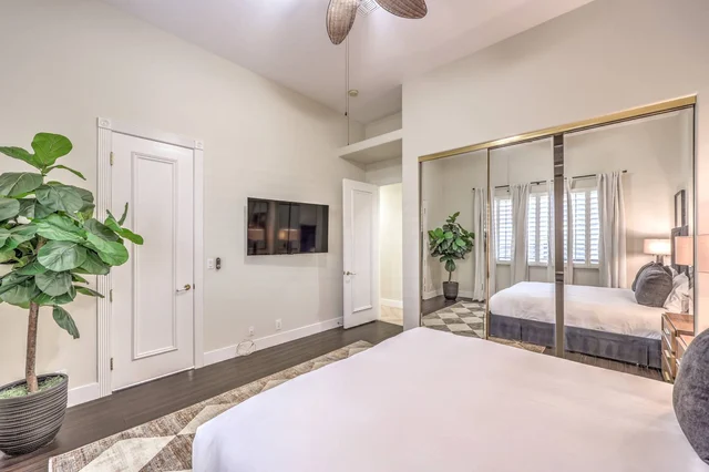 BEDROOM image 1