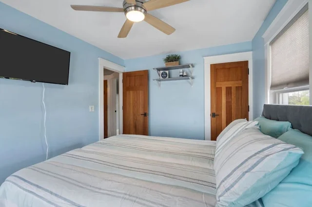 Bedroom 2 image 1