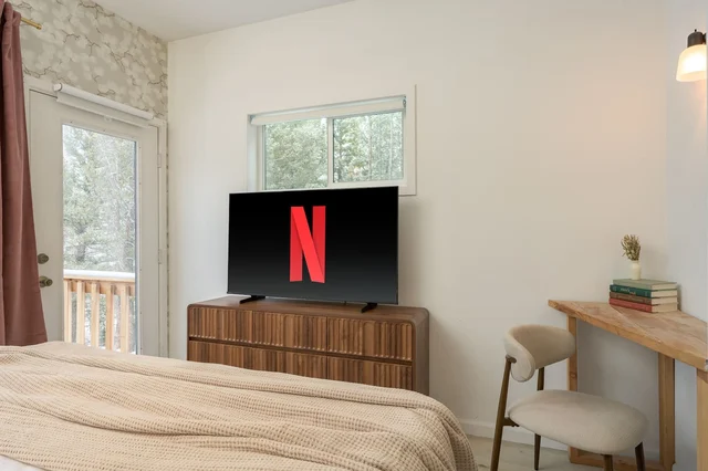 BEDROOM image 1