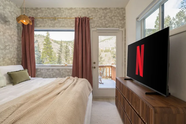 BEDROOM image 1