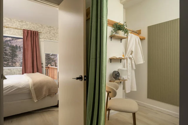 BEDROOM image 1