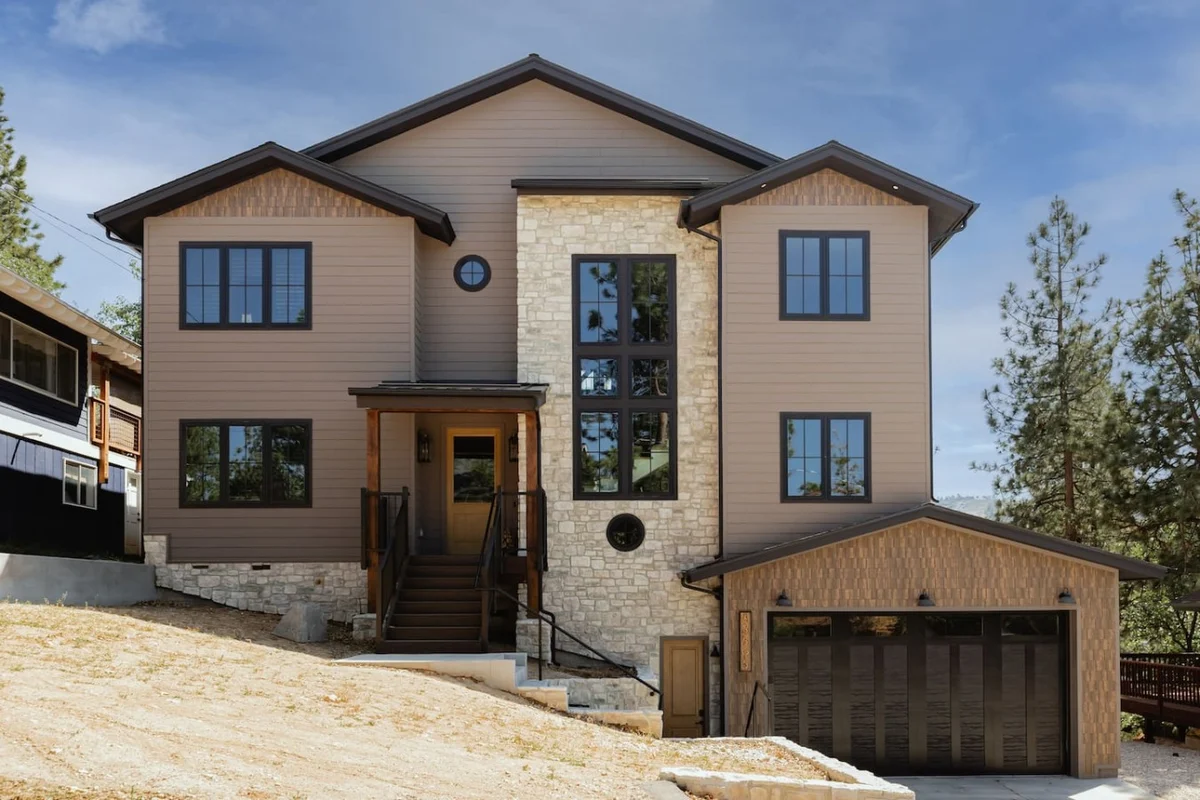 Custom Lux Cabin, Lake Views, Spa & Game Room #141
