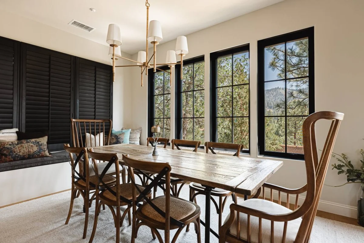 Custom Lux Cabin, Lake Views, Spa & Game Room #142