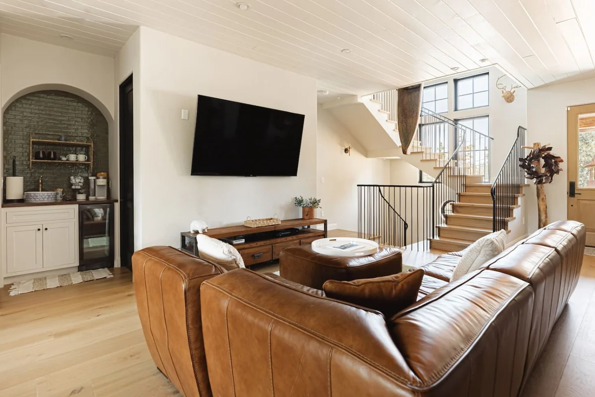 Custom Lux Cabin, Lake Views, Spa & Game Room #122
